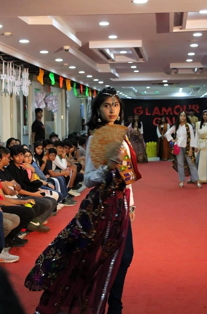 Keya walking the ramp at Glamour Gala